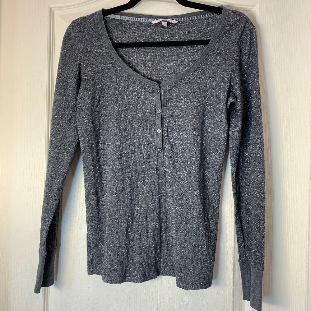 Victoria’s Secret‎ Shimmer Lounge Top Grey Ribbed Button Henley M